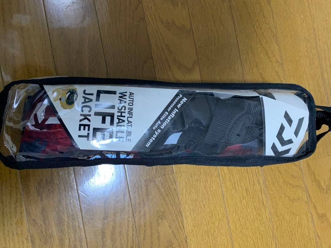 ダイワ 自動膨張式ライフジャケット