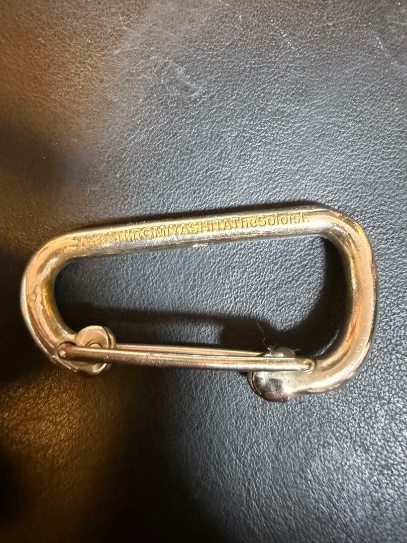【激レア】the soloist bone shaped carabiner