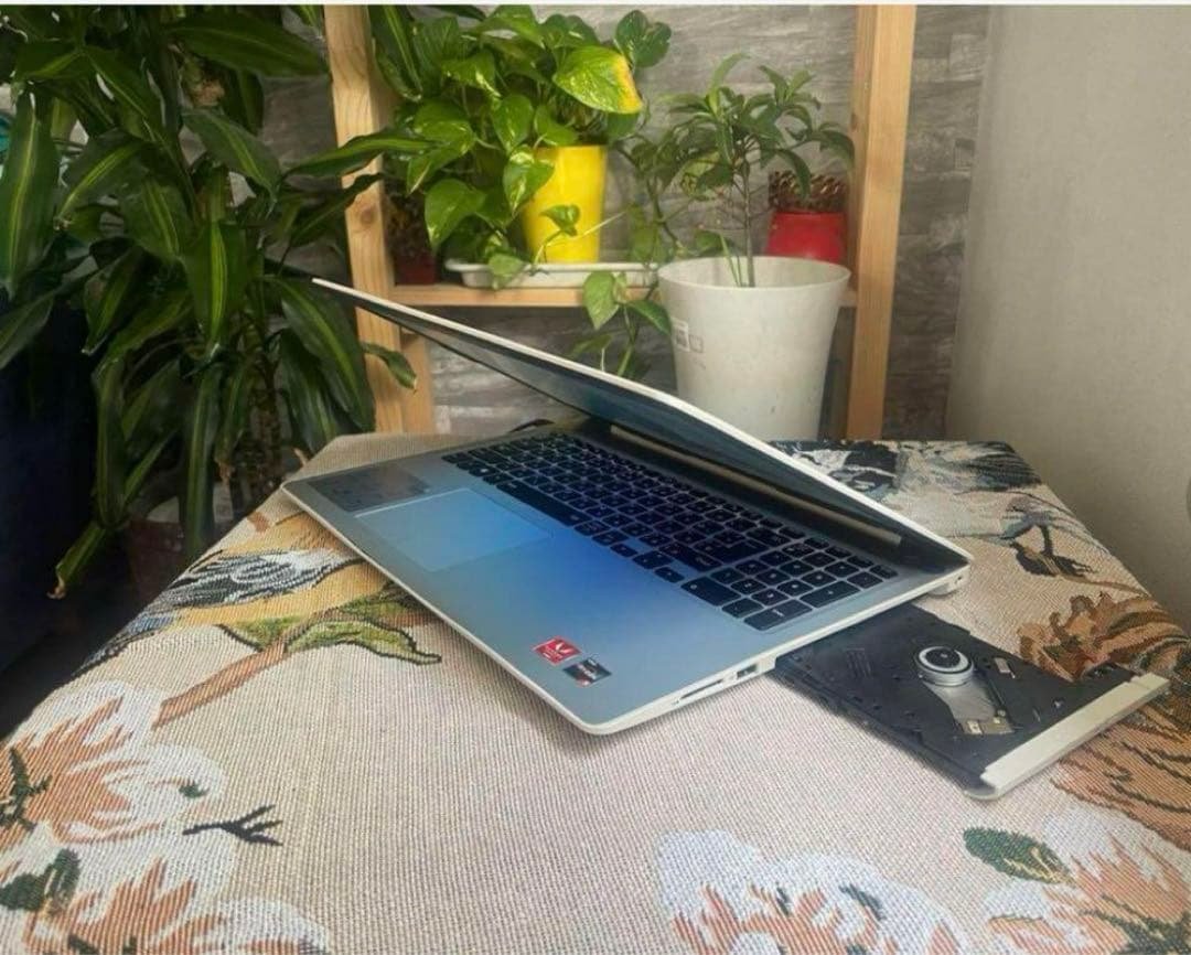 DELLパソコンノートメモリ8GB/SSD高速動作順調　Windows11