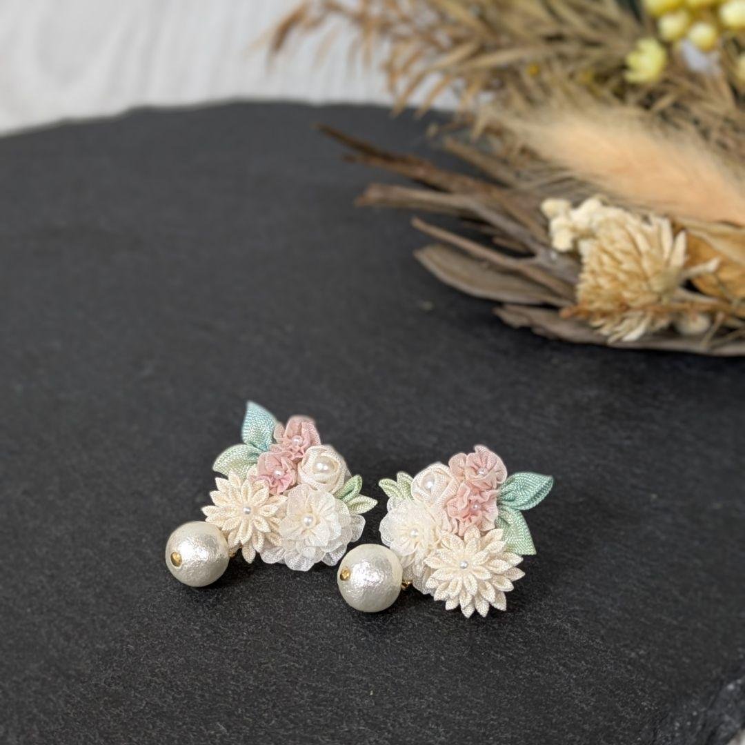 【オーダー】　つまみ細工　ピアス　②ピンク黄丸　半クス　金属アレルギ　 絹