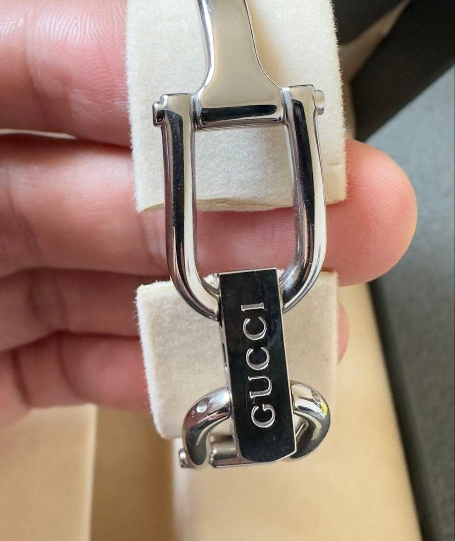 【極美品•稼働 】 箱付GUCCI グッチ 時計 1500L シルバー バングル