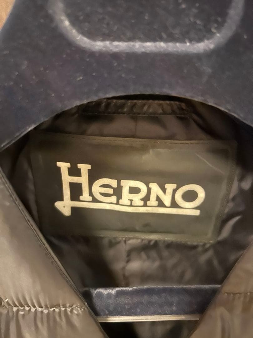 HERNO ヘルノ ダウン　ベスト サイズ44 ブラック　美品