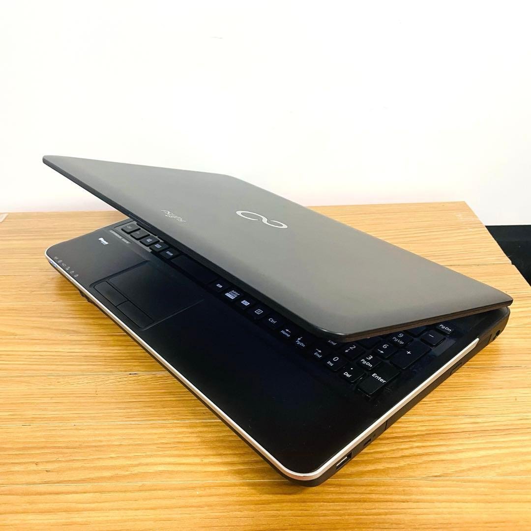 爆安SSD富士通ノートパソコン　Windows11オフィスカメラDVD