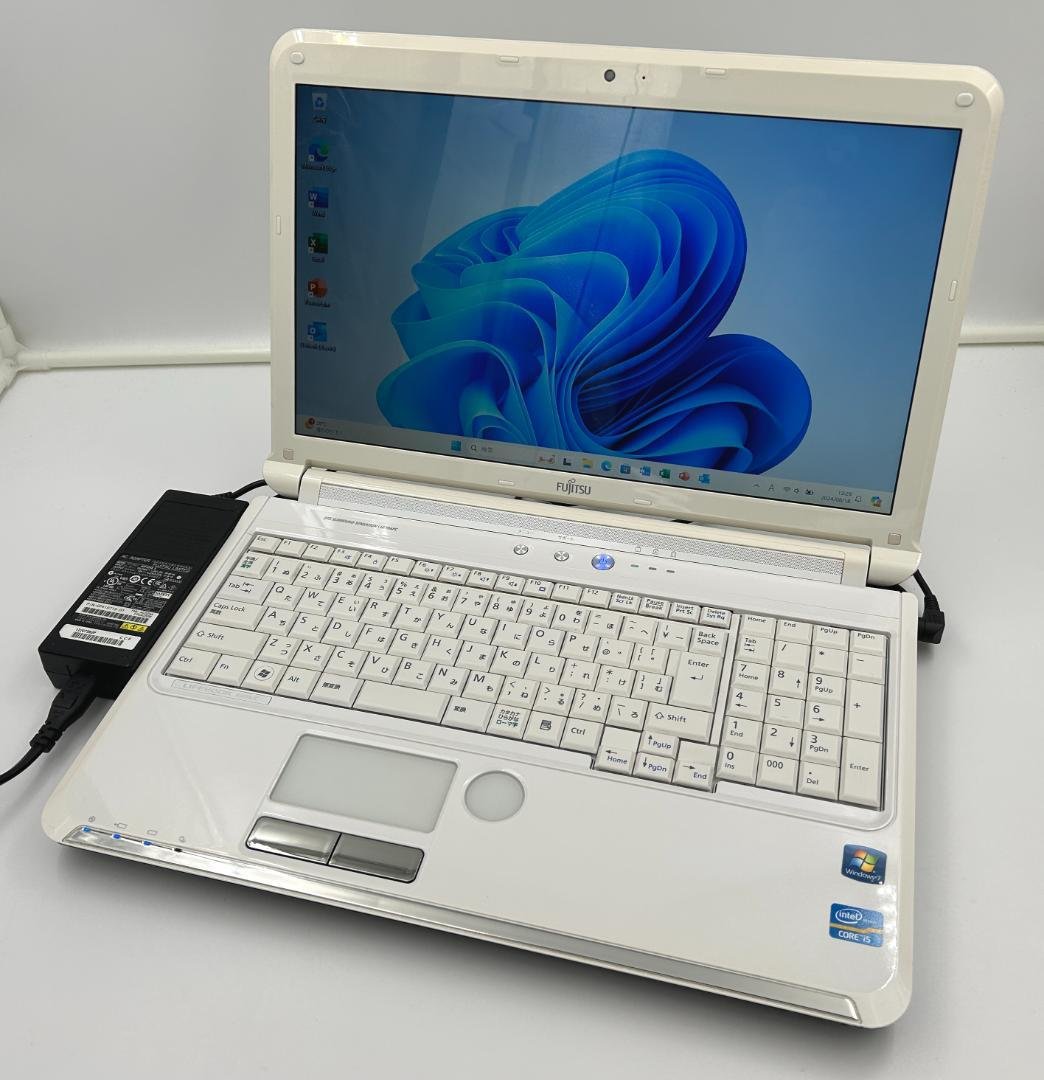 ノートパソコン windows11 オフィス付き core i5 AH56/CW