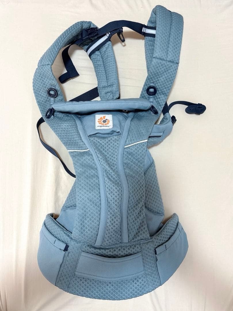 こび 【美品】ergobaby オムニブリーズ