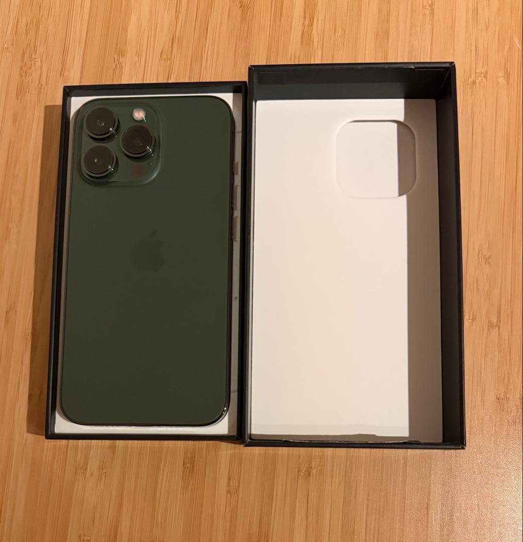 iPhone 13pro 256gb アルパイングリーン おまけケース付き