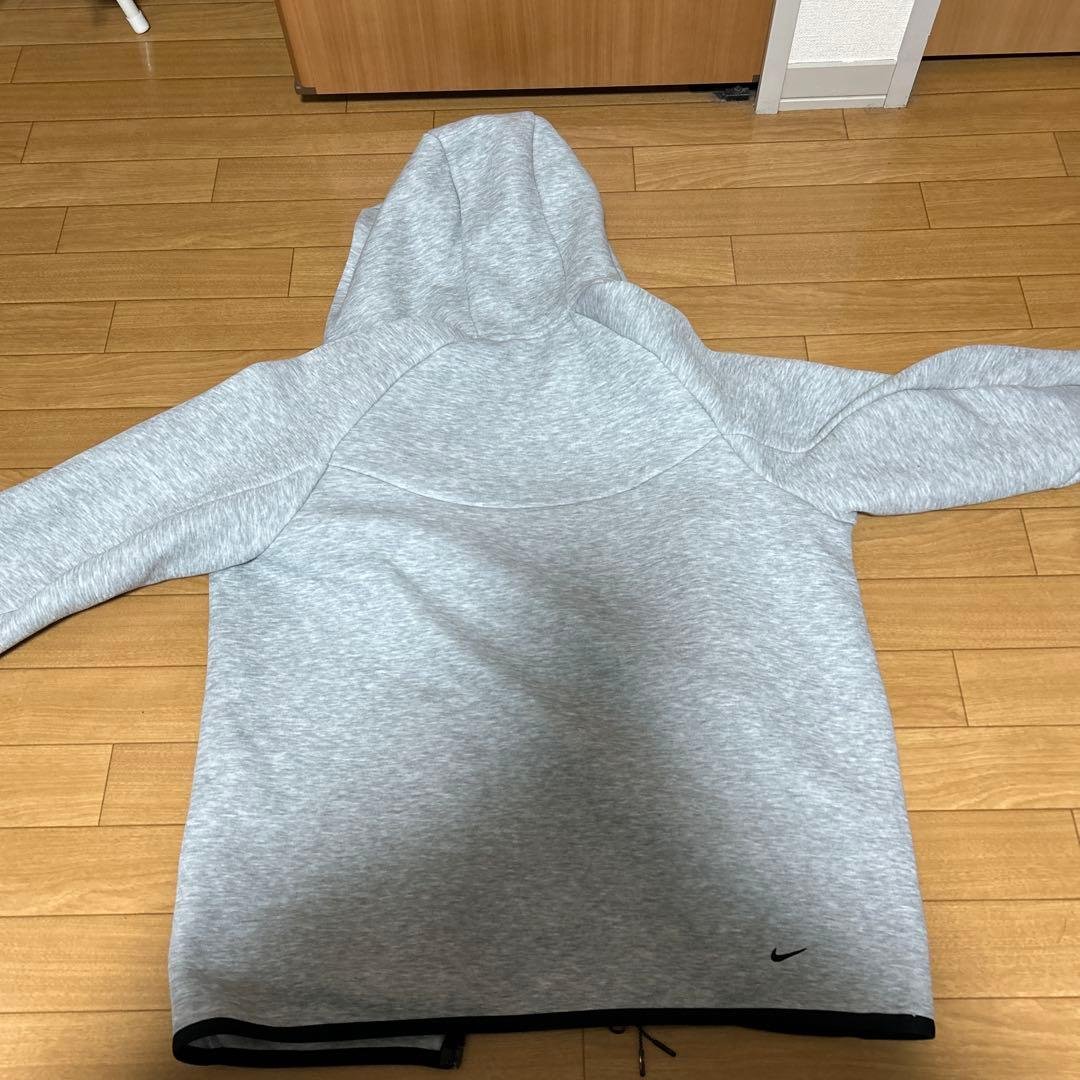 Nike テックフリース　上