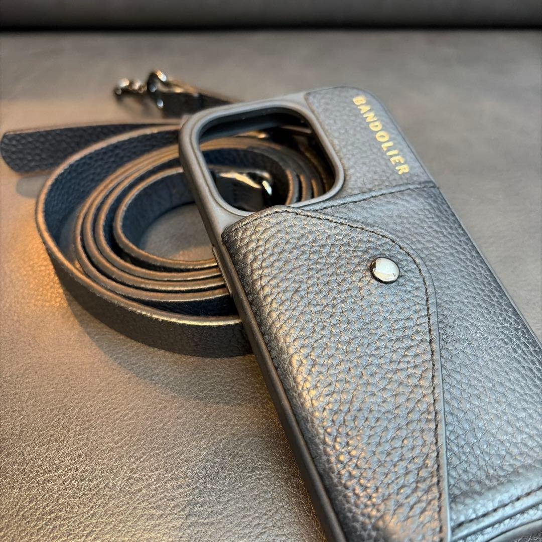 BANDOLIER ブラック iPhoneケース　15pro バンドリヤー