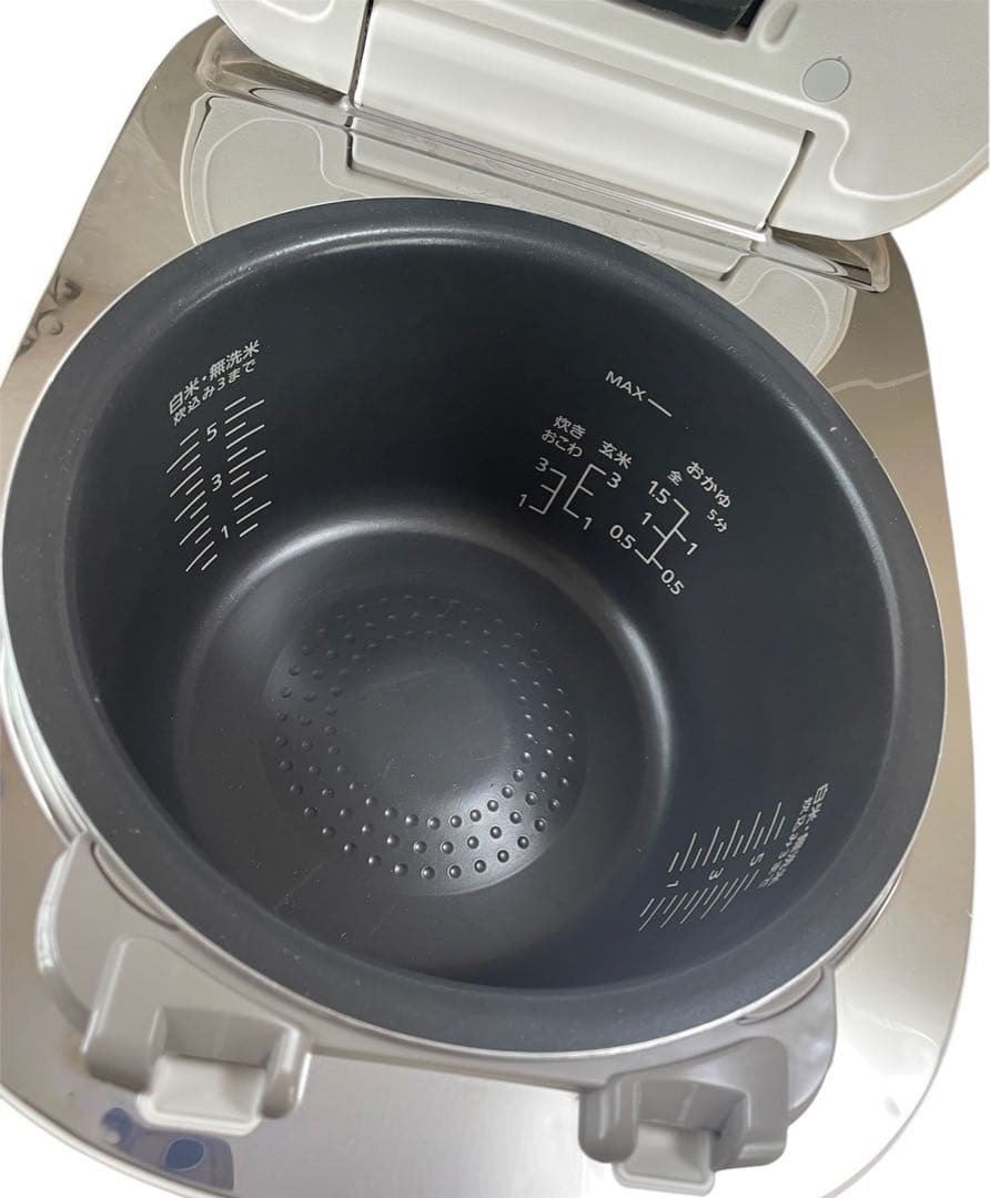 【2025製】パナソニック 炊飯器 SR-M10B-W