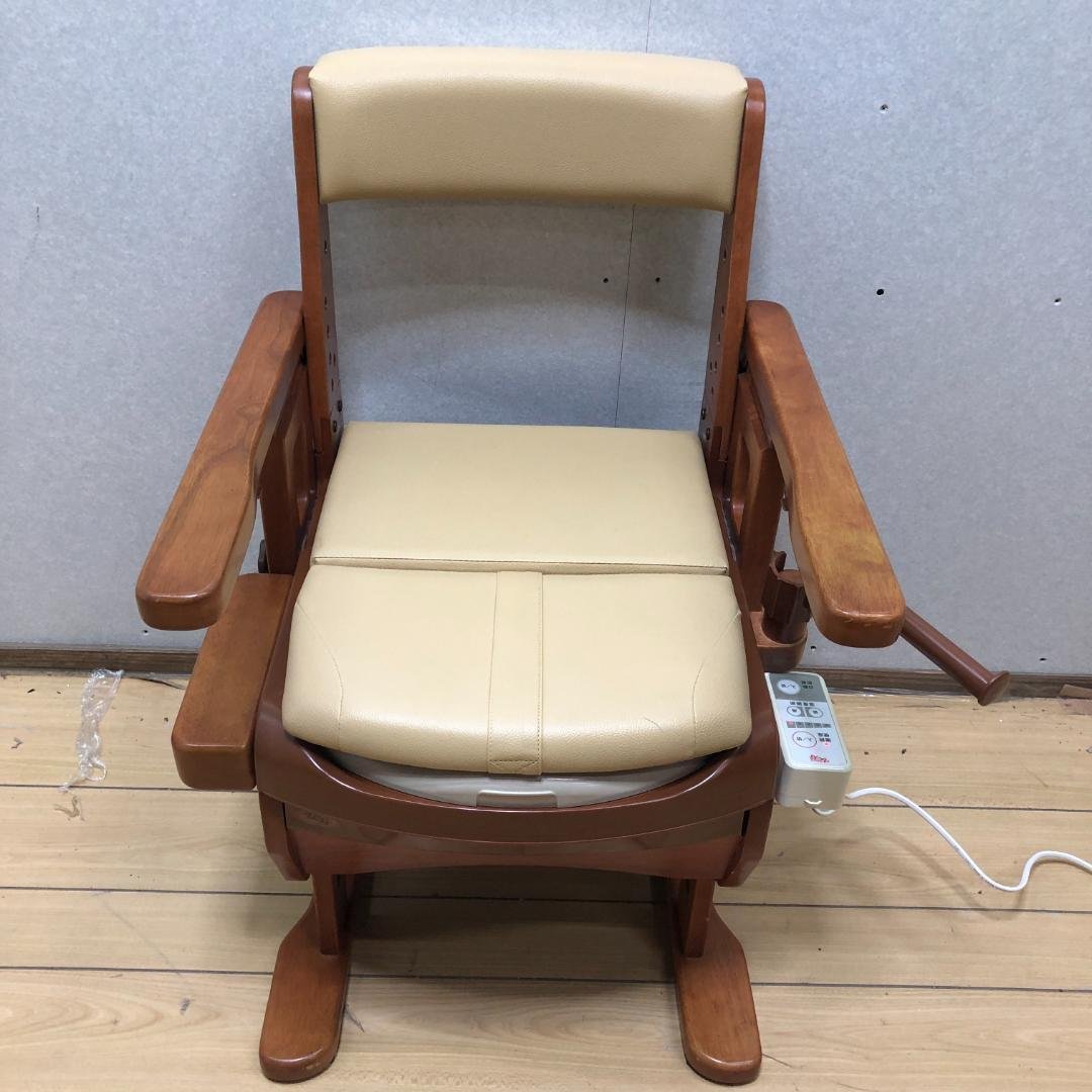 エミリー【暖房便座】自動快適脱臭　家具調トイレセレクトR 250525-1