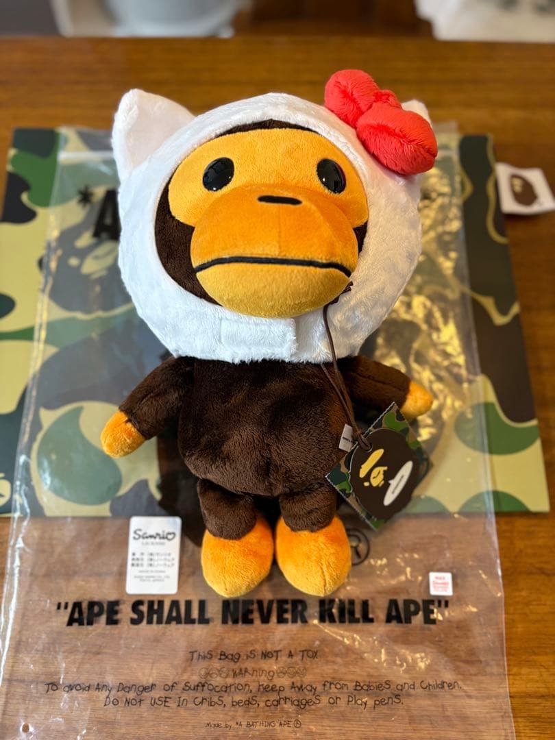 最終値下げ！　BAPE マイロ　サンリオ　キティー　PLUSH DOLL