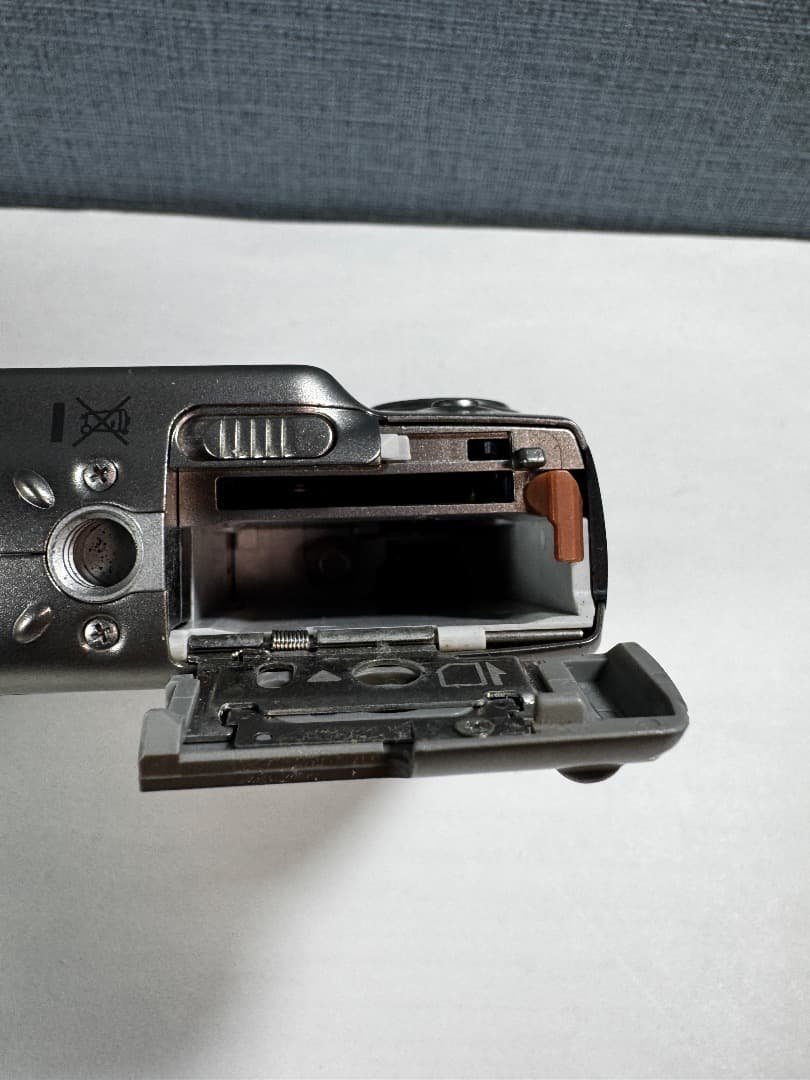 Canon IXY DIGITAL 1000　デジタルカメラ＋ケース