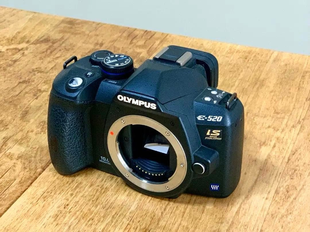 OLYMPUS E-520　フォーサーズ一眼レフ ZUIKOレンズ5本完成セット
