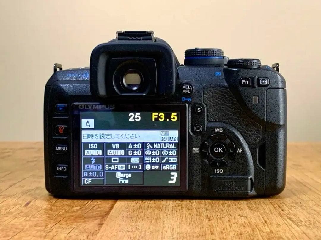 OLYMPUS E-520　フォーサーズ一眼レフ ZUIKOレンズ5本完成セット