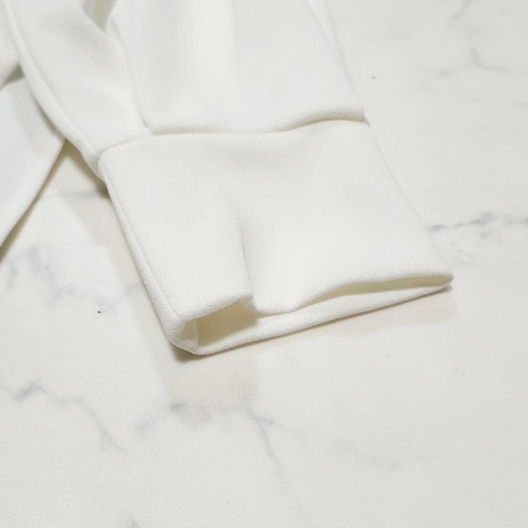 タグ付き/25年モデル☆ビアズリー　Tブラウス　ストレッチ　サイドスリット　1