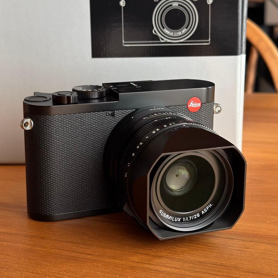 Leica Q2 【概ね美品】+純正サムレスト、純正フィルターセット