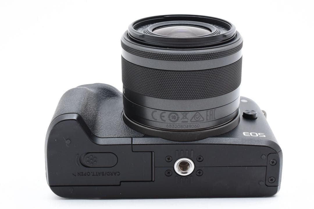 美品 Canon EOS Kiss M ミラーレス一眼カメラ Wi-Fi搭載