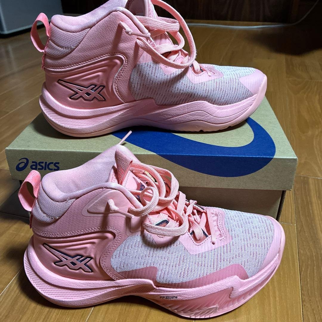 バスケットボールシューズ　ノヴァサージ3