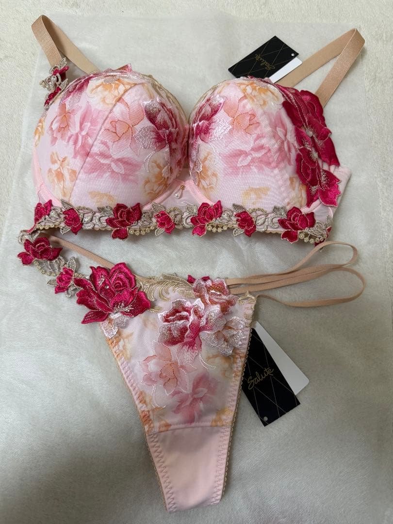 サルート ブラ Tバック セット26G G70