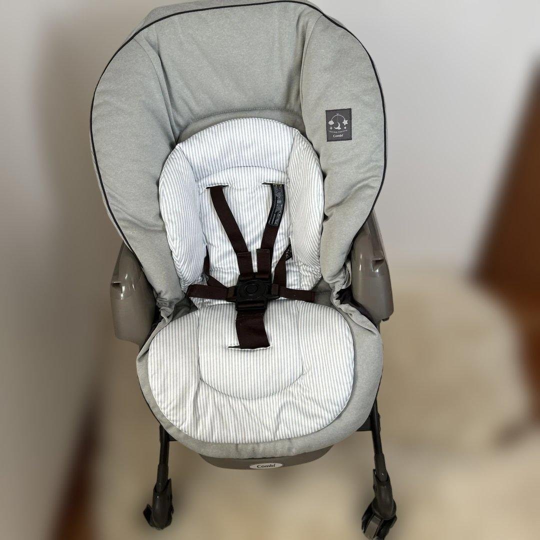 Combi ネムリラ　手動スウィングベッド＆ハイローチェア