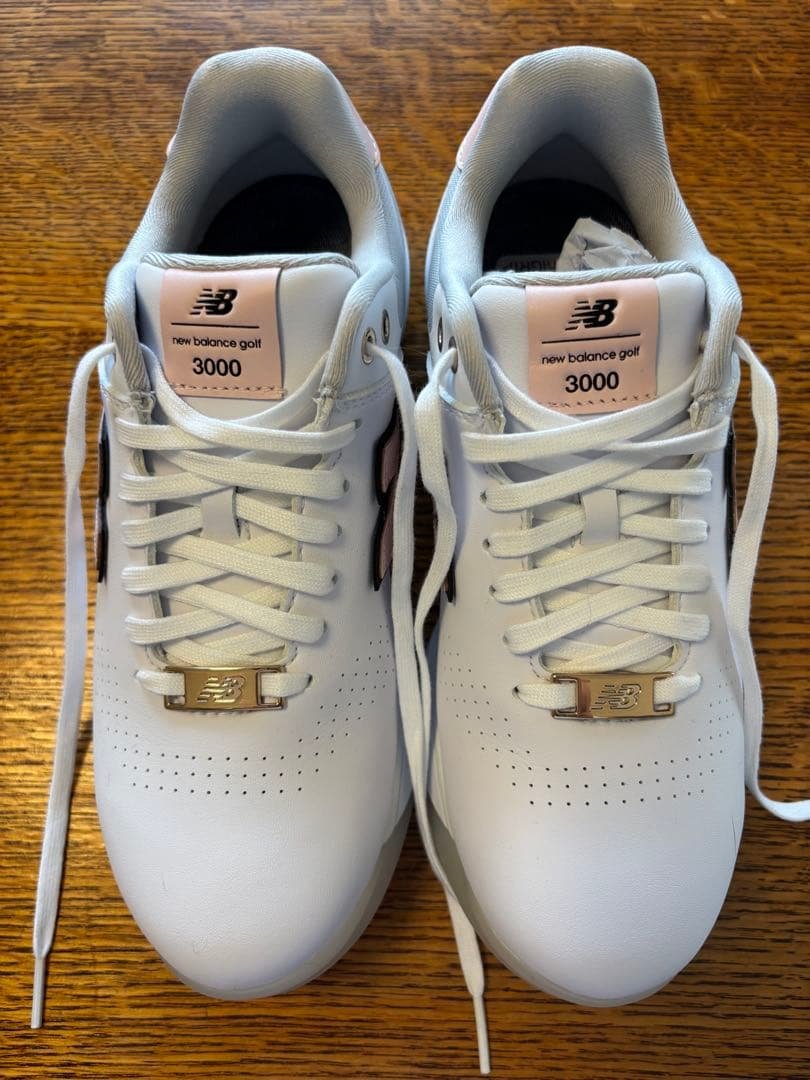 【新品】New Balance 3000 稲見萌音モデル22.5センチ