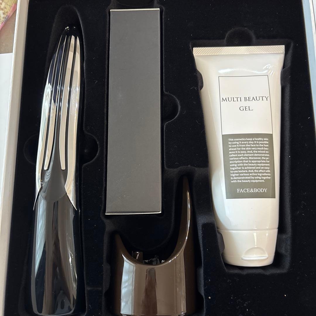 PYR KNIGHT 美顔器 充電器・スタンド付き、箱あり、新品のジェル一本付き