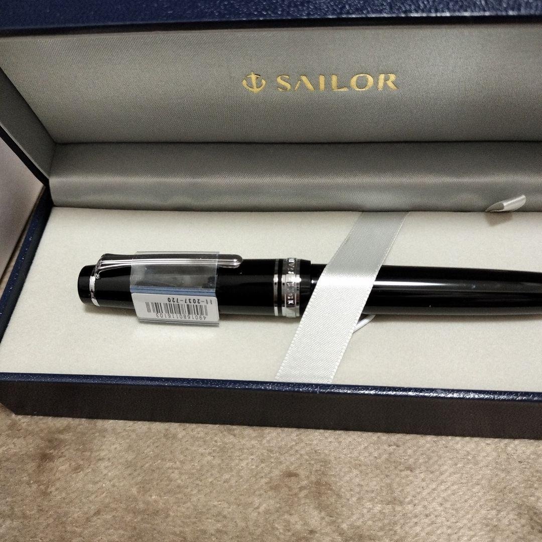 新品 セーラー 万年筆 プロフェッショナル ギア 銀 21k　z ズーム
