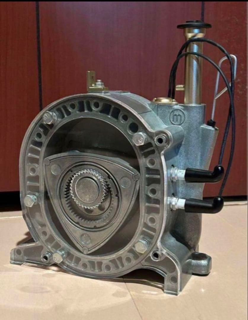 しゃけ デアゴスティーニ　ロータリーエンジンモデル 1/2スケール