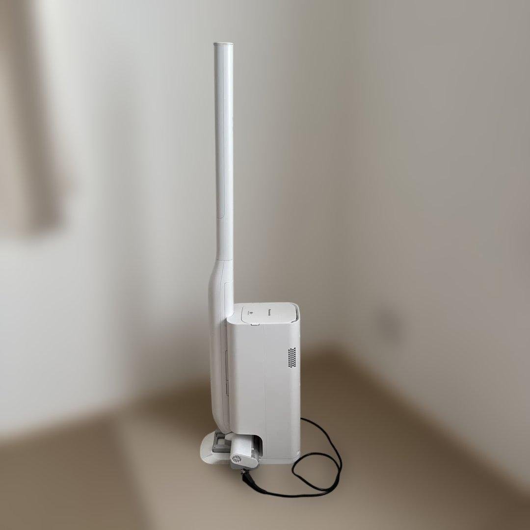 ☆Panasonic　MC-NS10K　 コードレス掃除機 2022年製