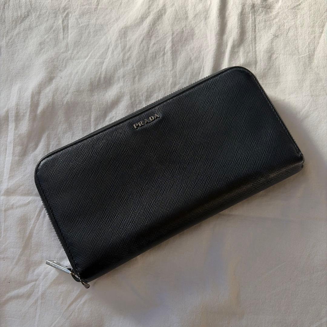 人気　プラダ　長財布　メタルロゴ　サフィアーノレザー　ラウンドジップ　紺色
