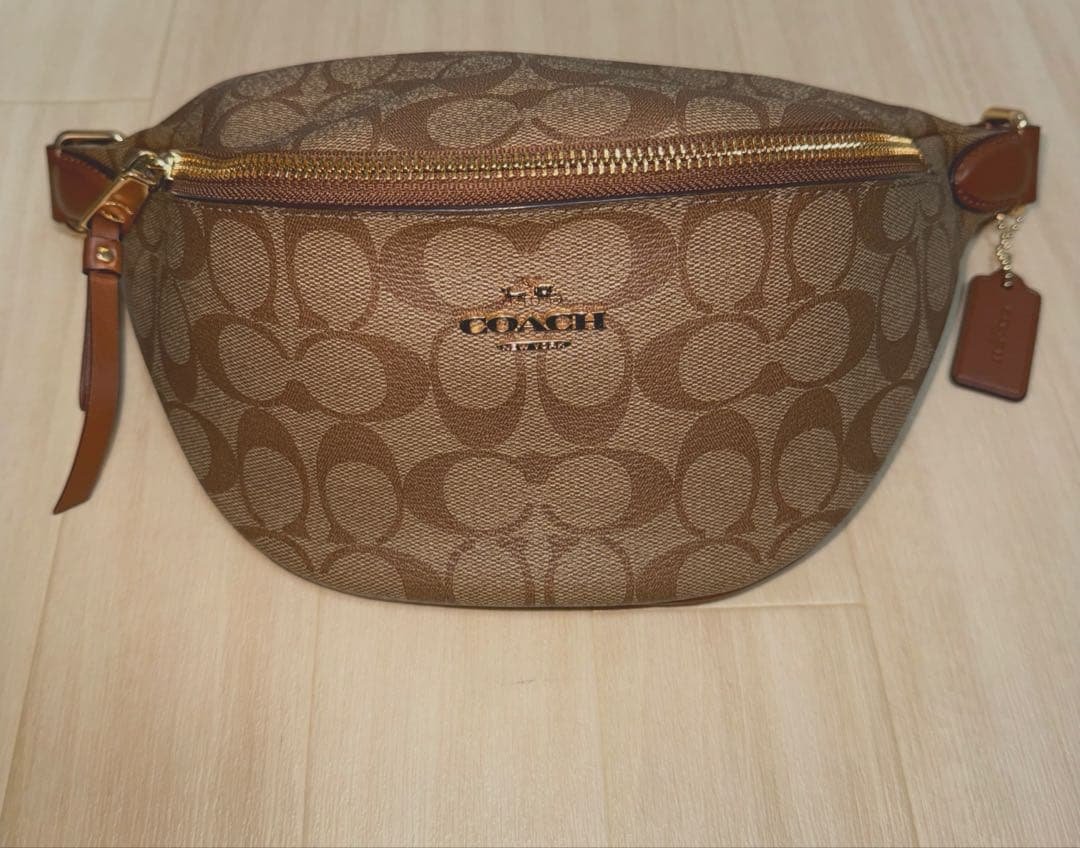 COACH ブラウン ボディバッグ タグ付き