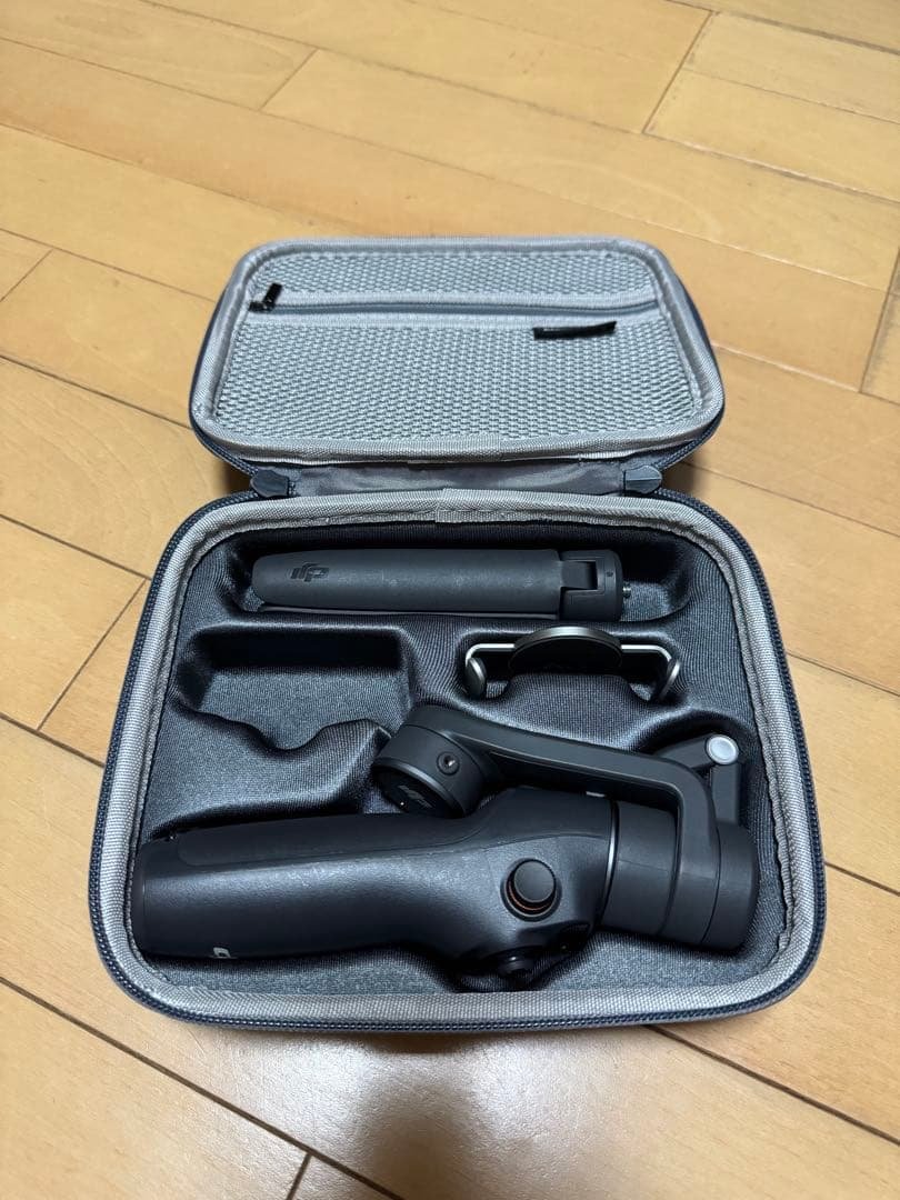 【美品】DJI OsmoMobile 6 スマートフォン用ジンバルスタビライザー
