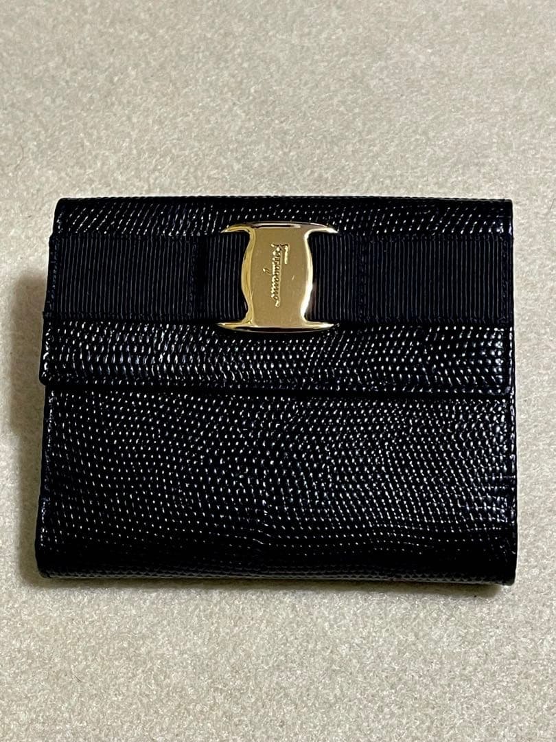 美品　フェラガモ　財布