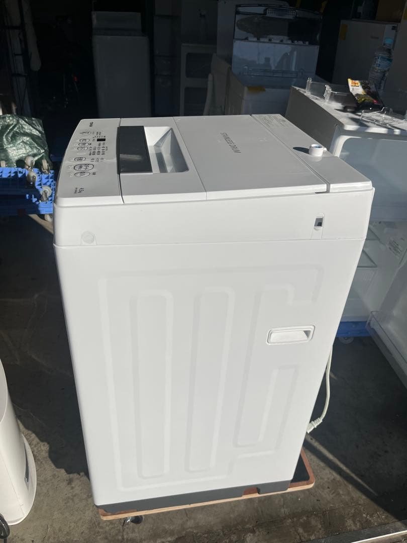 TOSHIBA　2022年製　洗濯機　AW-45M9 T