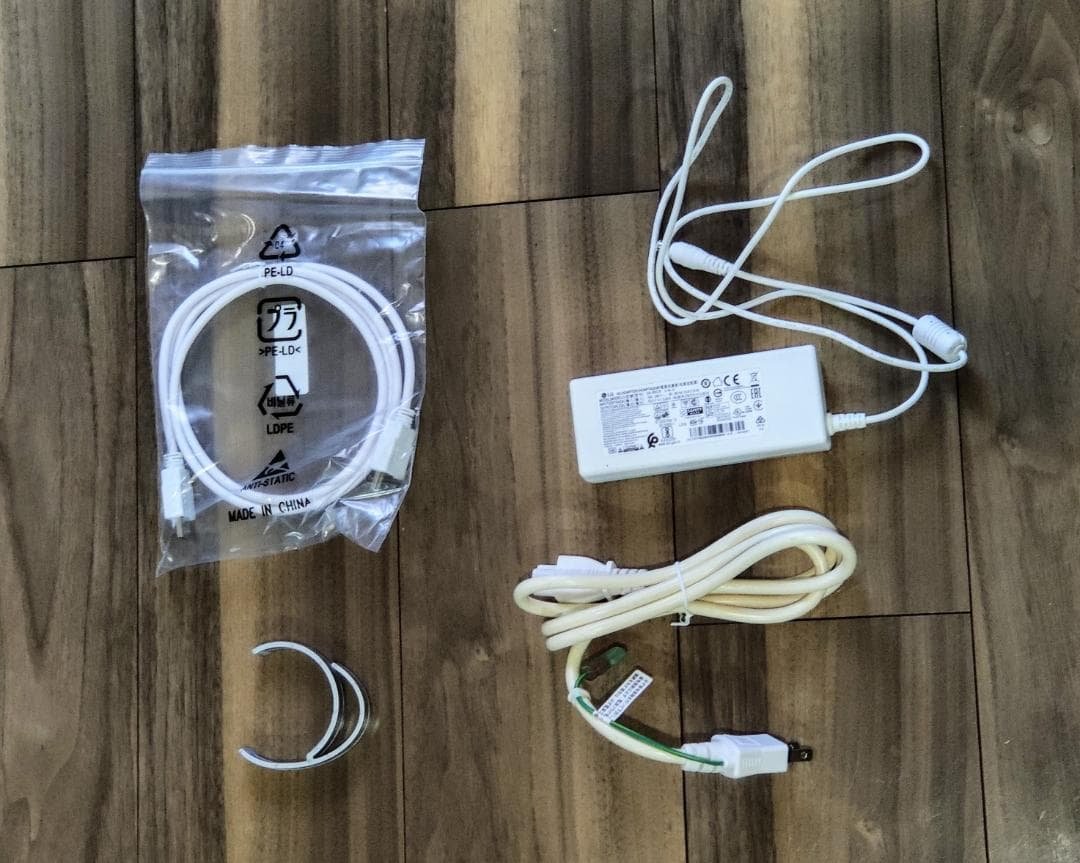 4Kモニタ 31.5インチ LG 32UN550 ホワイト