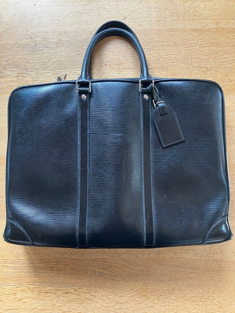 ら*む様 ルイ・ヴィトン エピ ビジネスバッグ ポルト ドキュマン・ヴォワヤージ