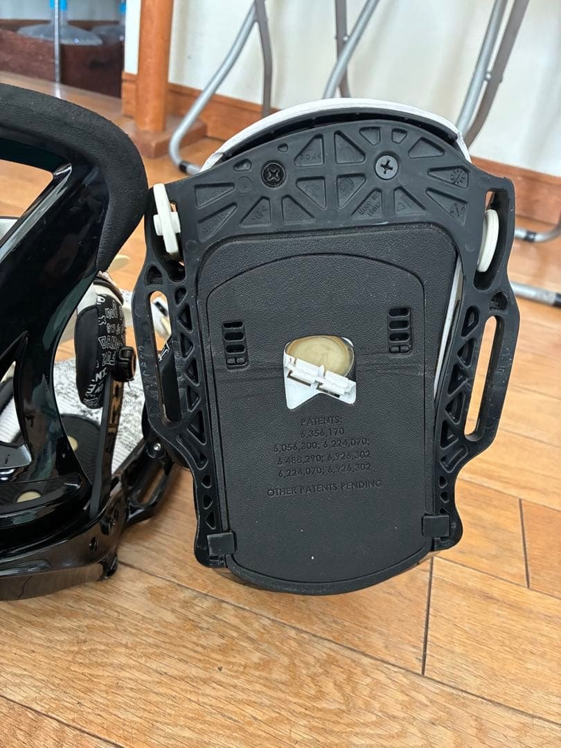 BURTON CARTELビンディングEST