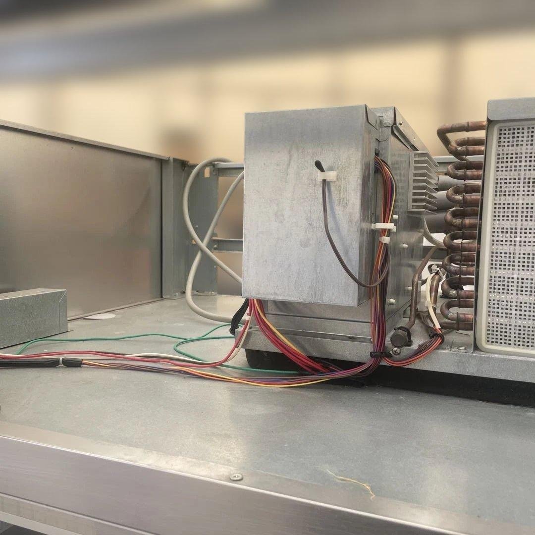 パナソニック SRF-K1583SA 4ドア 縦型 冷凍庫 1343L