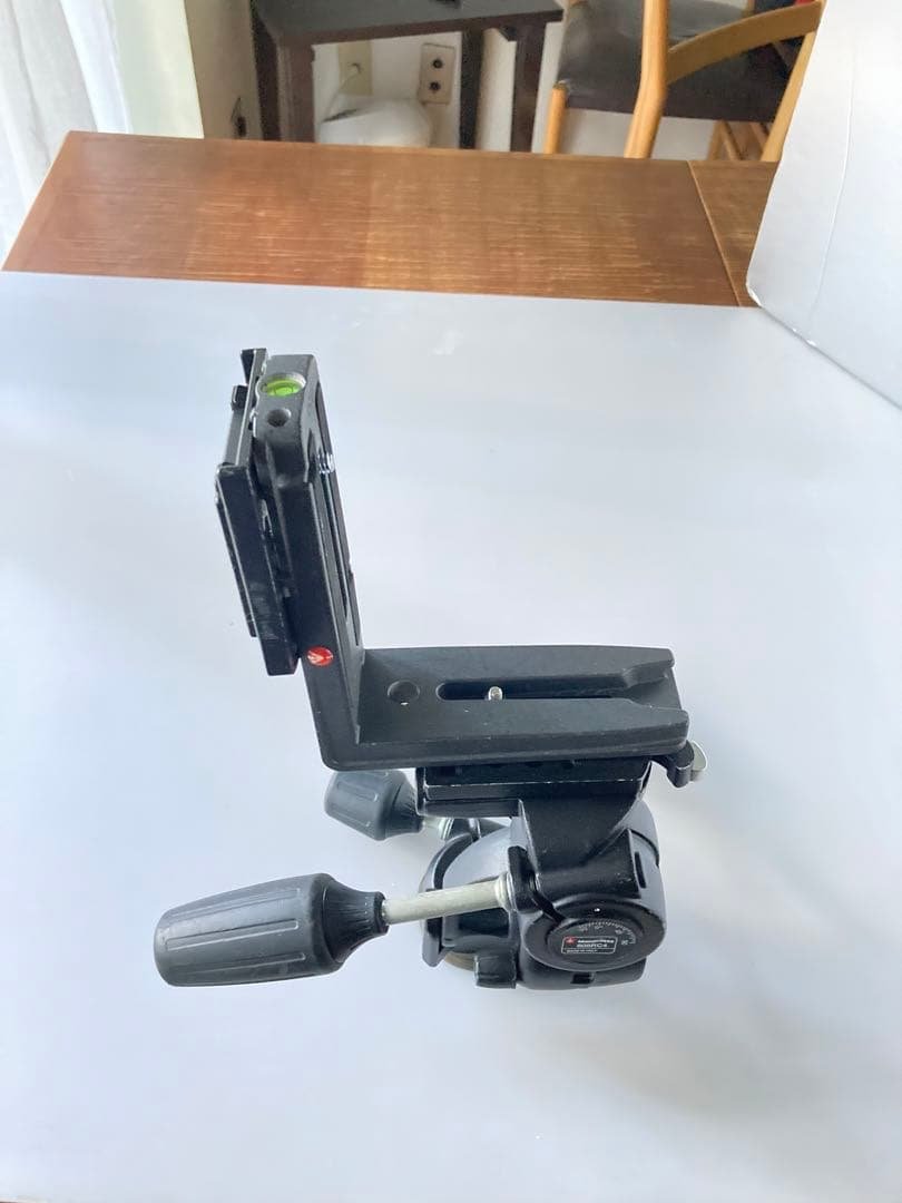 雲台808CR4とL型プレートMS050M4-RC4のセットです。