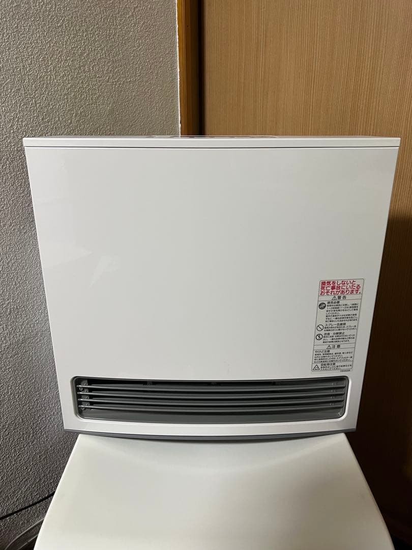 ガスファンヒーター　ガスストーブ　プロパンガス