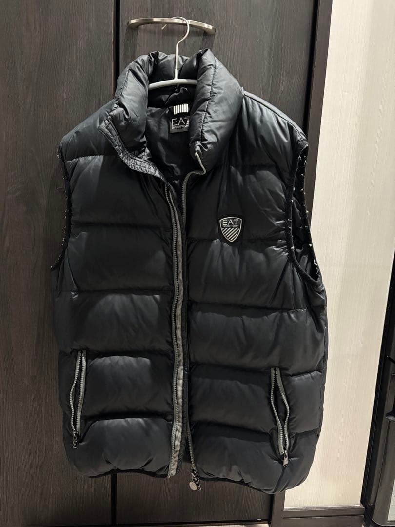 EA7 Emporio Armani ブラック ダウンベスト　Po.co様