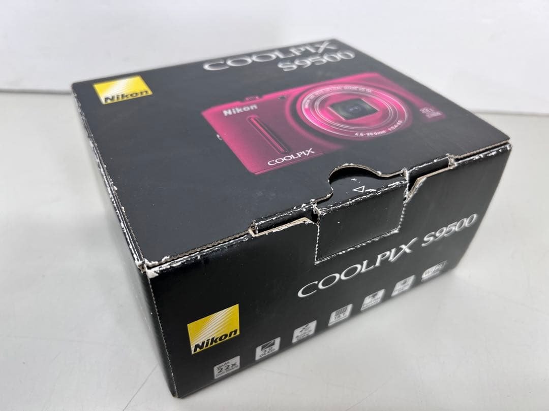 美品 COOLPIX S9500 ヴェルヴェットレッド 即日発送 デジカメ