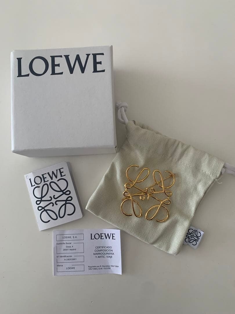 LOEWE ロエベ ブローチ アクセサリー