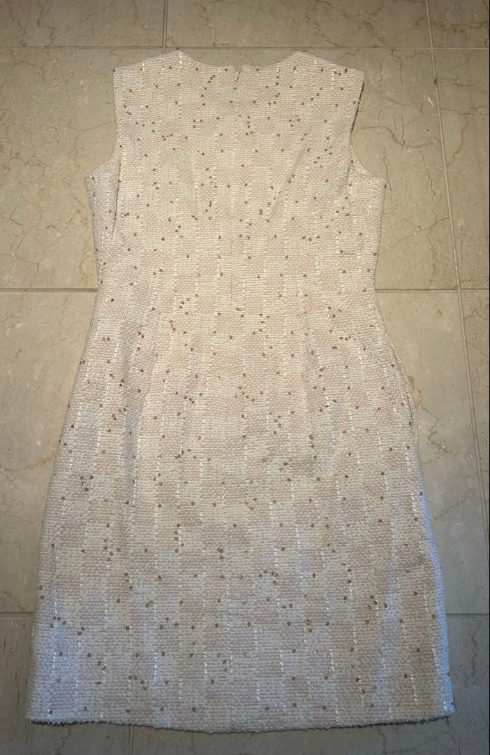 FOXEYフォクシーブティック　ツイード白ワンピース40スパンコール卒業入学